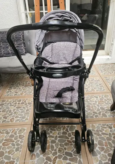 Coche de bebé Bebesit plegable gris - miniatura 3