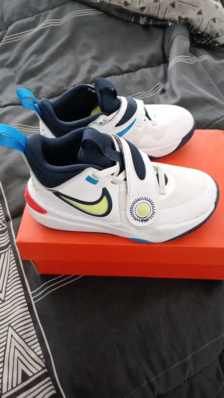 Zapatillas Nike Team Hustle D11 para niños - 2