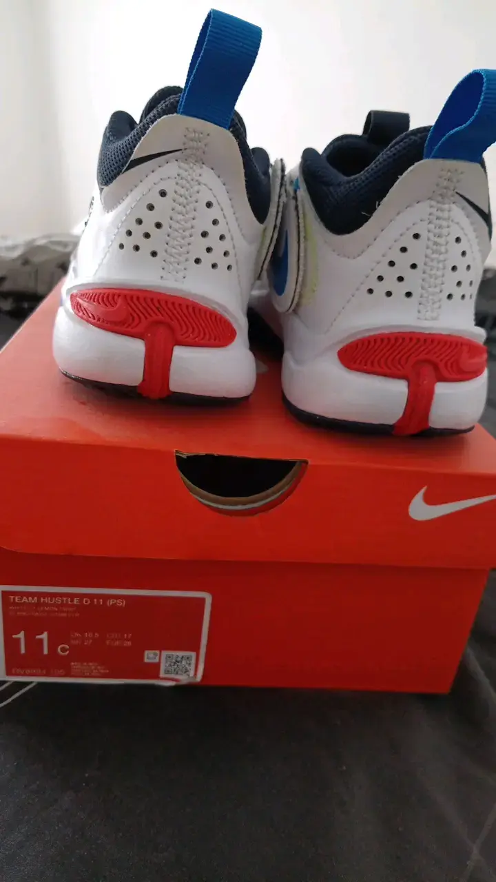 Zapatillas Nike Team Hustle D11 para niños - 3