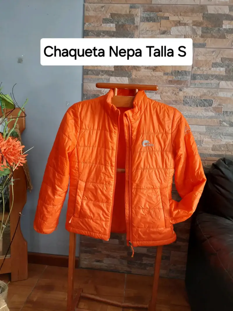 Chaqueta de invierno con capucha y botones - 2