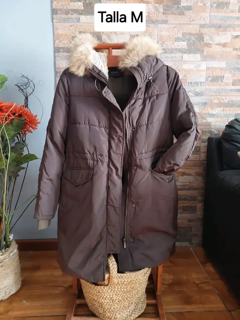 Chaqueta de invierno con capucha y botones - 3