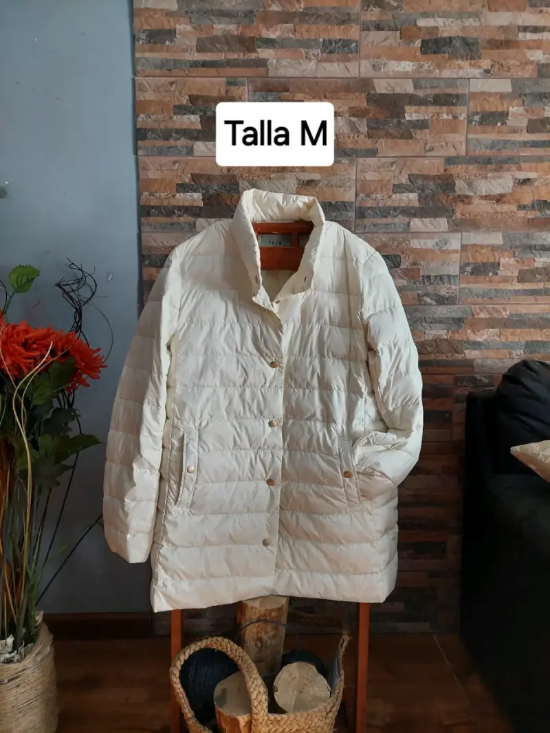 Chaqueta de invierno con capucha y botones - 6