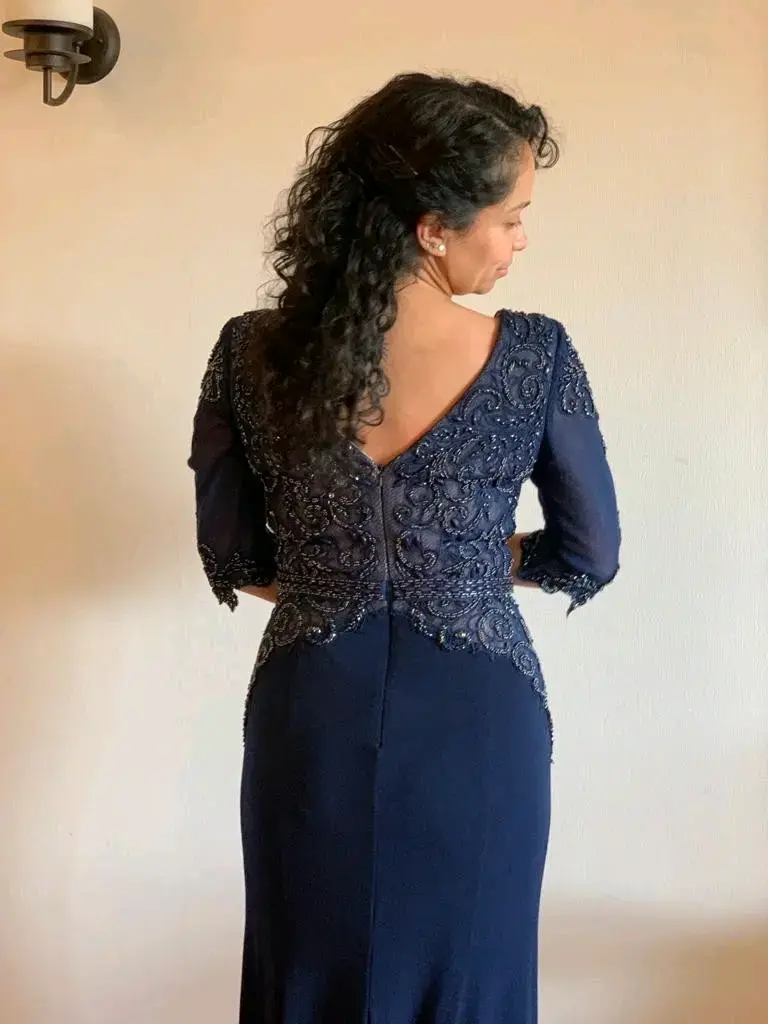 Vestido de noche azul con encaje y mangas 3/4 - 2