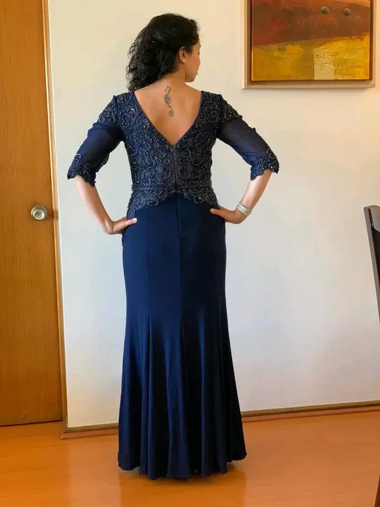 Vestido de noche azul con encaje y mangas 3/4 - 3