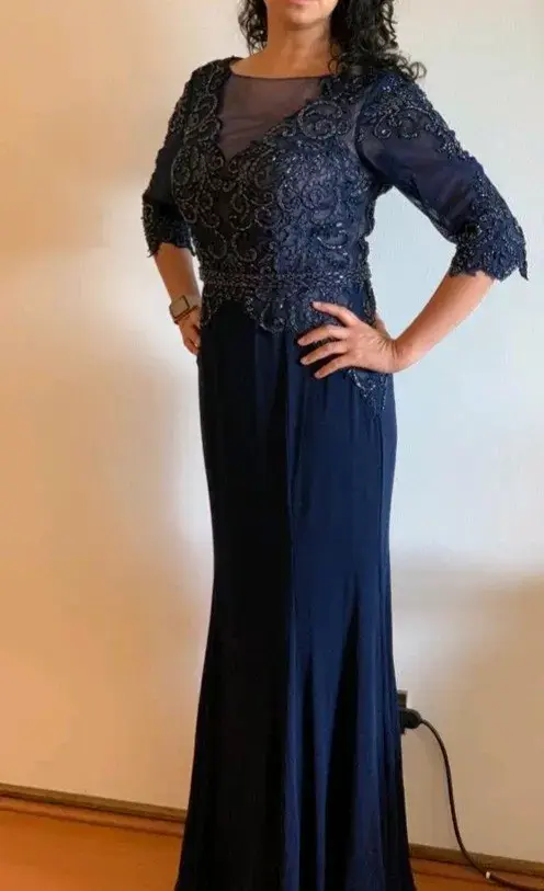 Vestido de noche azul con encaje y mangas 3/4 - 4