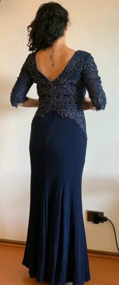 Vestido de noche azul con encaje y mangas 3/4 - miniatura 5