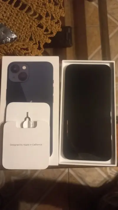 iPhone 13 77% 128gbcon caja original - miniatura 2
