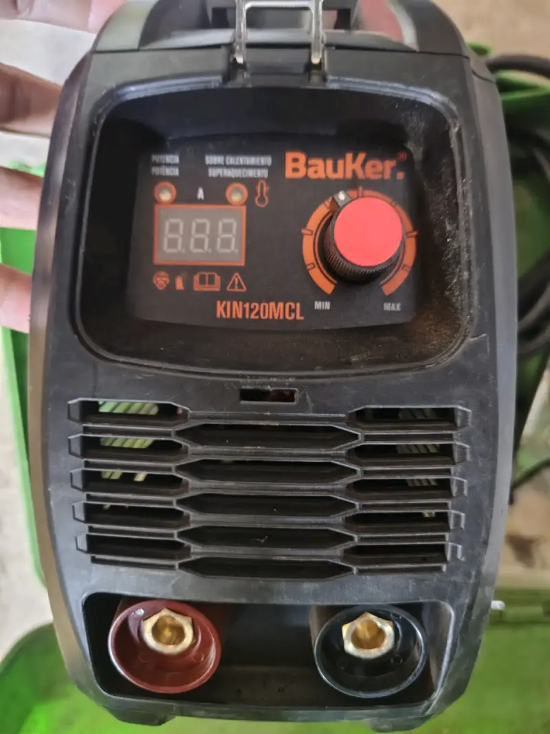 Soldadora Inverter Bauker KIN120MCL Portátil - 2