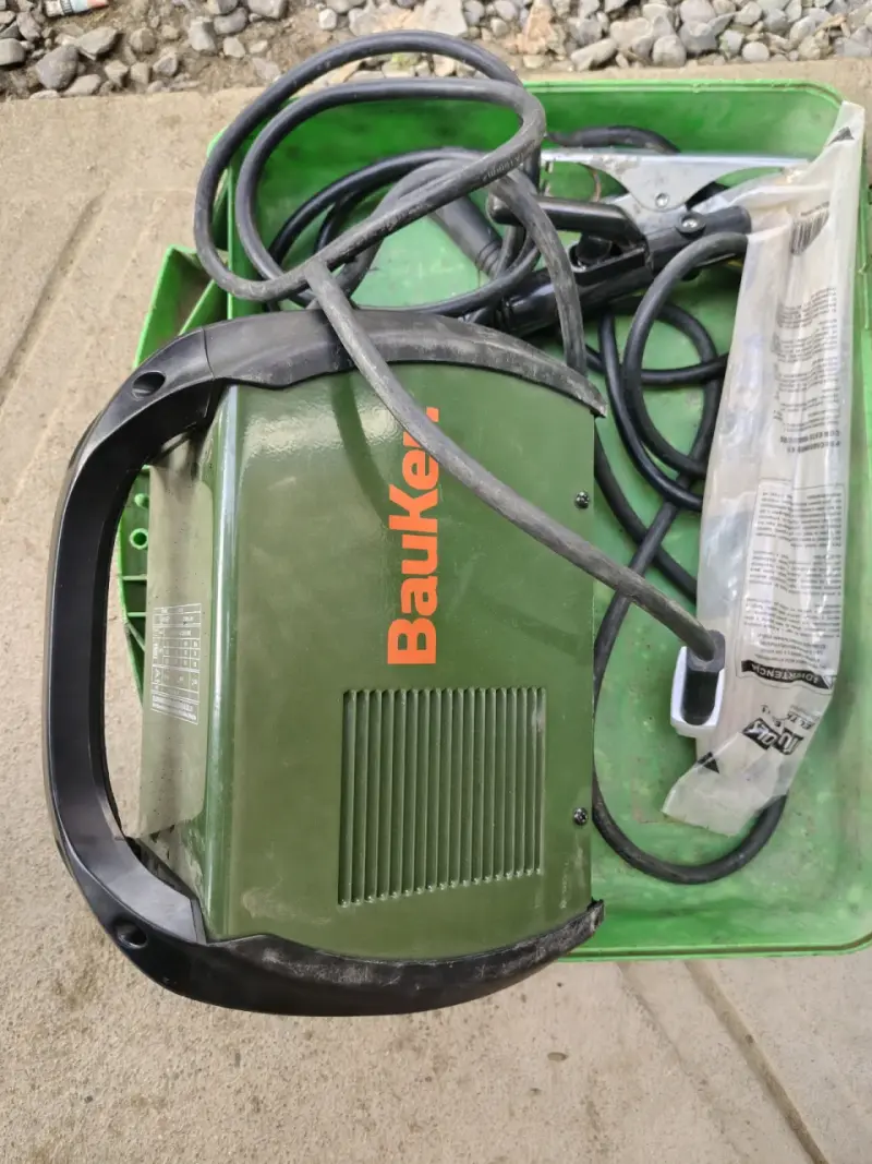 Soldadora Inverter Bauker KIN120MCL Portátil - 3