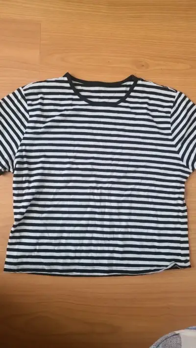 Polera a rayas blanco y negro - miniatura 1