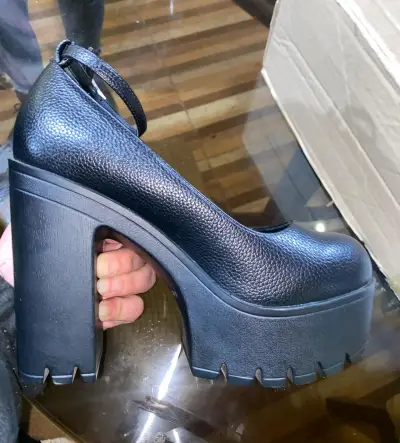 Zapatos de Tacón Alto  con Correa estilo gotico - miniatura 3