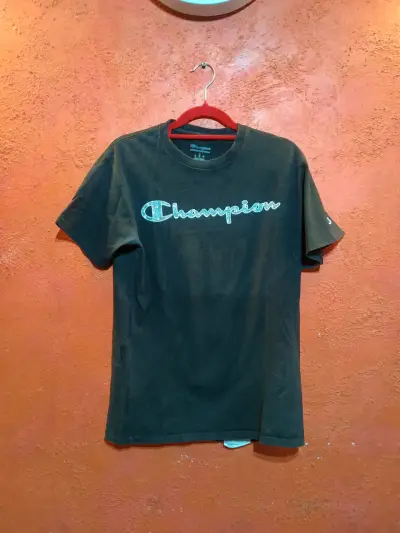 Polera negra Champion - miniatura 1