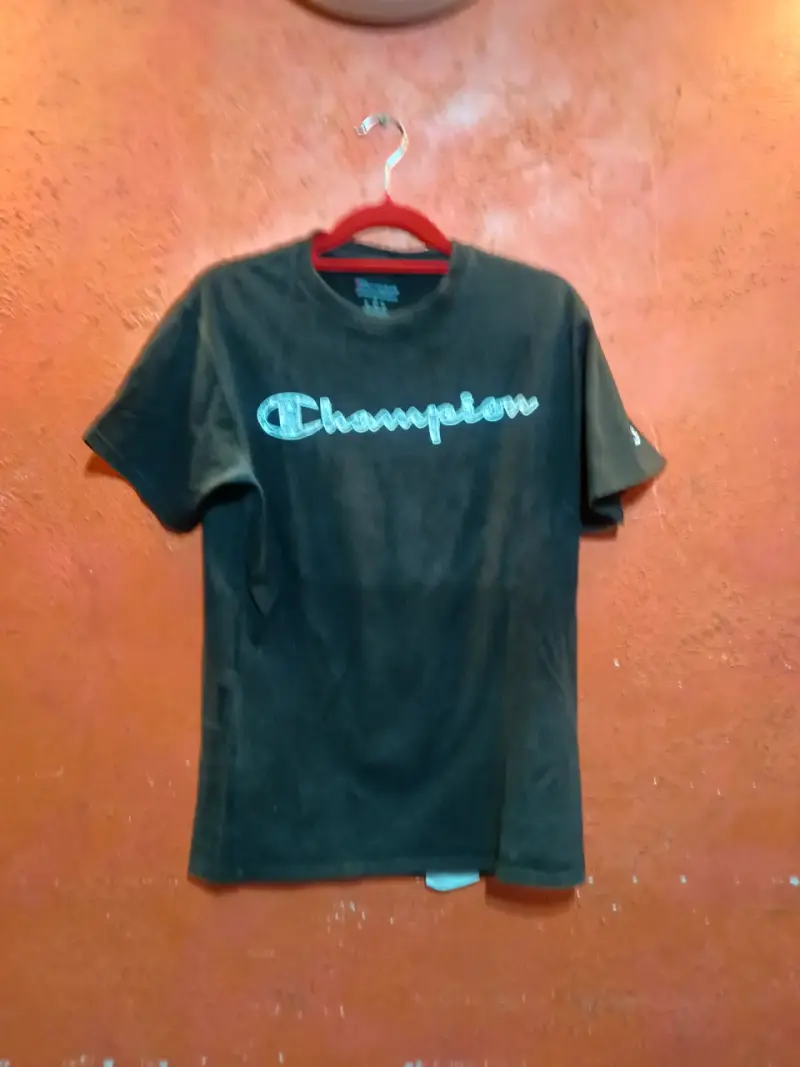Polera negra Champion - 2