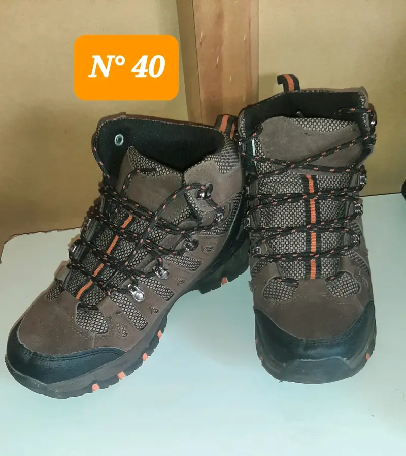 Botas de trekking marrones talla 40