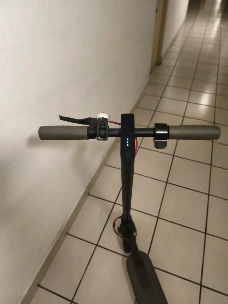 Scooter eléctrico plegable Xiaomi en buen estado - 3