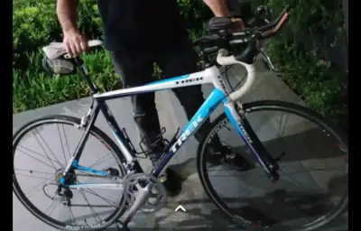 Bicicleta de Ruta Trek Madone Azul y Blanca - miniatura 2
