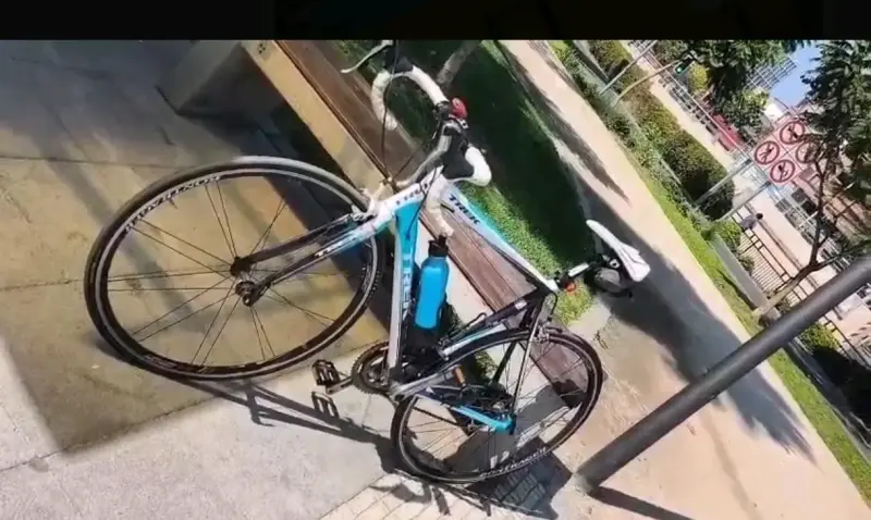 Bicicleta de Ruta Trek Madone Azul y Blanca - 3