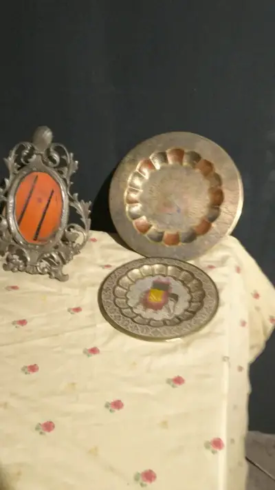 Set de Platos Decorativos de Metal con Marco - miniatura 1