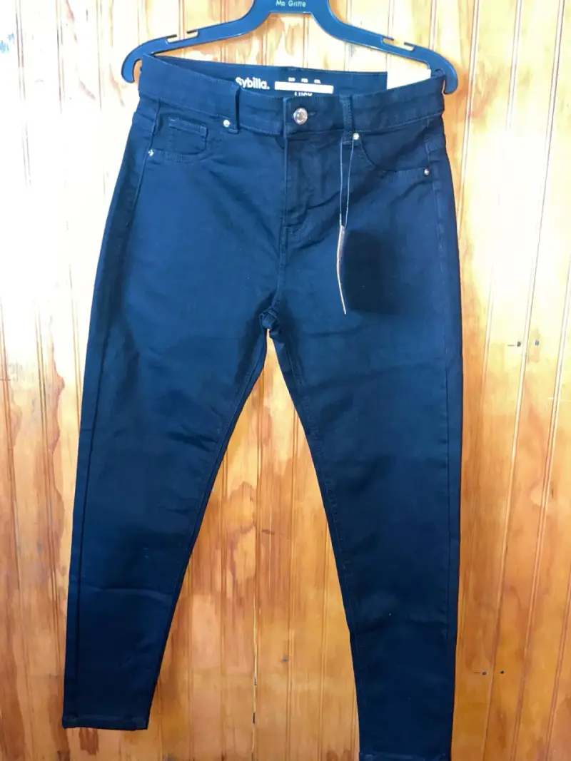 Jeans mujer Negro tengo Talla 38y42 marca sybilla - 1
