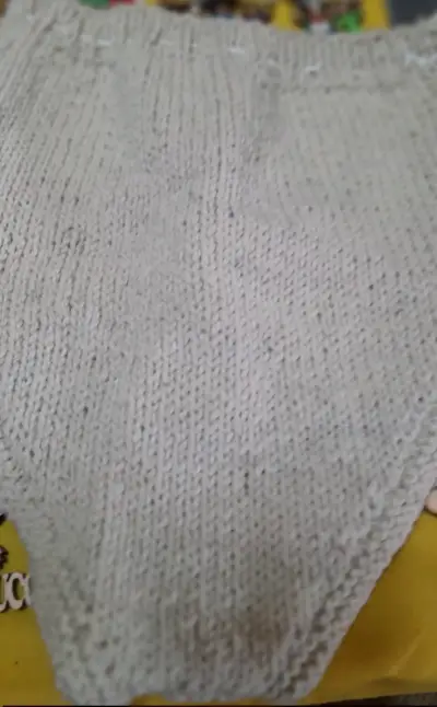 Calzones tejidos a mano en lana roja y gris - miniatura 2