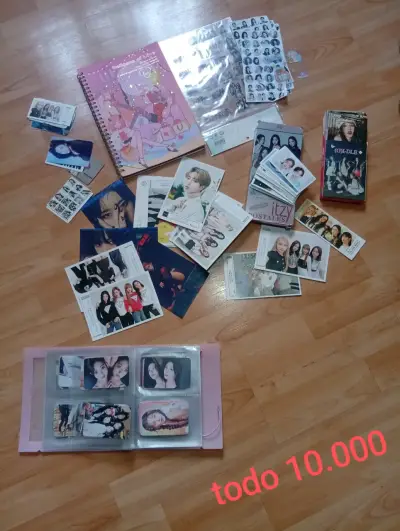 Colección de álbumes y fotos de New Jeans - miniatura 3