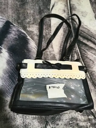 Bolso de cuero beige con bolsillos frontales - miniatura 5