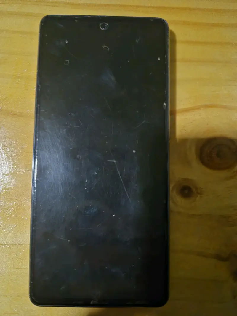 Samsung Galaxy S20 FE en buen estado - 2