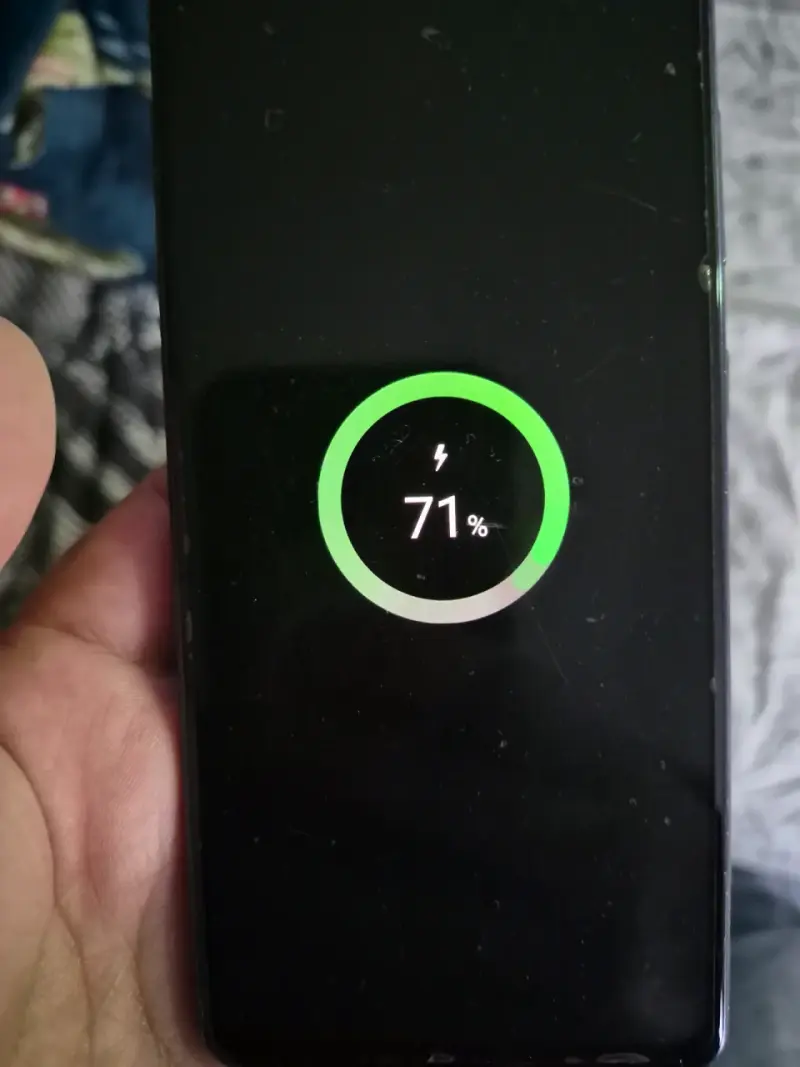 Samsung Galaxy S20 FE en buen estado - 4