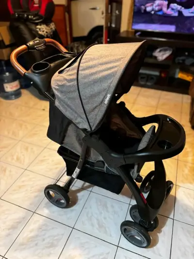 Coche de bebé Infanti plegable con manillar ajustable - miniatura 1