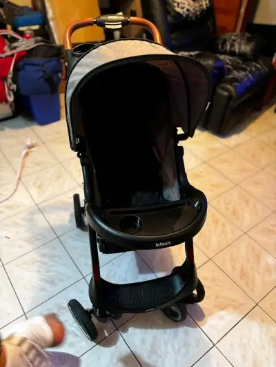 Coche de bebé Infanti plegable con manillar ajustable - miniatura 3