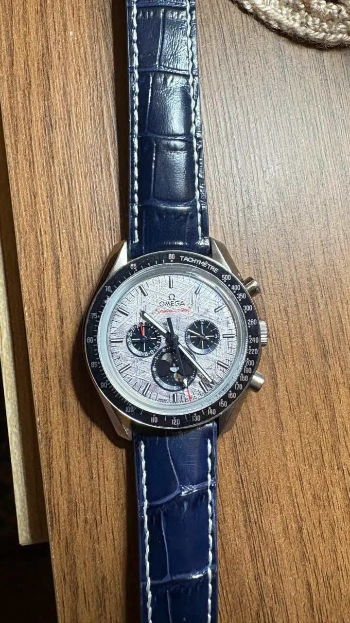 Reloj Omega Speedmaster Moonwatch Edición Especial - 3