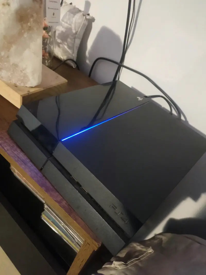 Consola PlayStation 4 en buen estado - 1