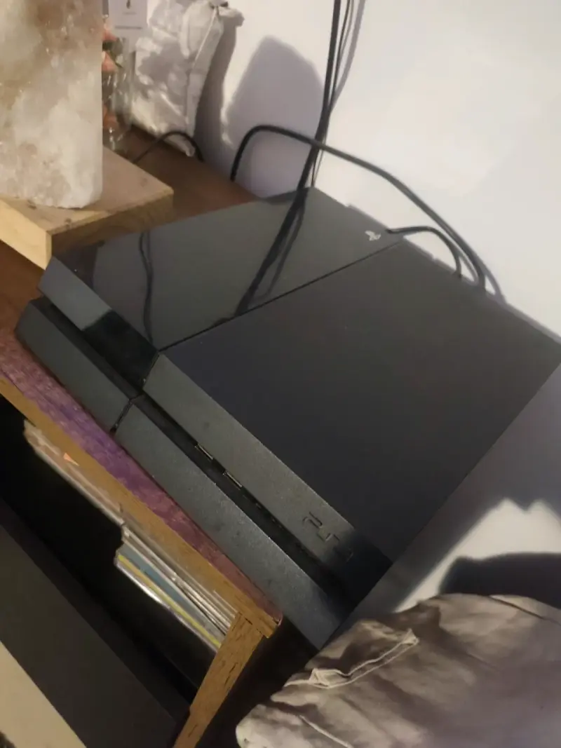 Consola PlayStation 4 en buen estado - 2