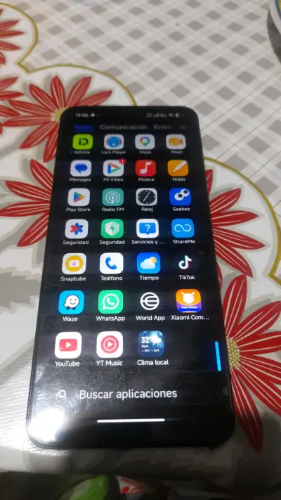 Smartphone Xiaomi Redmi con triple cámara - miniatura 1