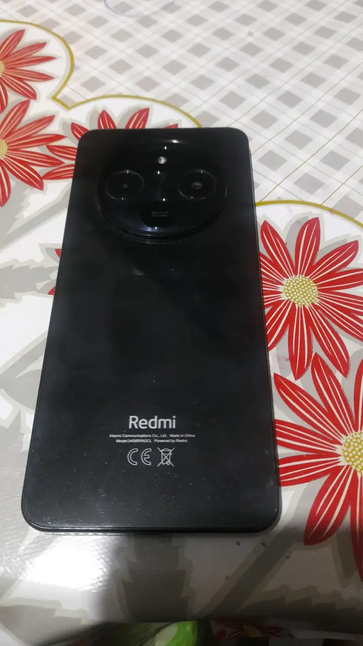 Smartphone Xiaomi Redmi con triple cámara - 2