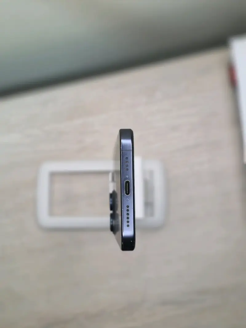 iPhone 15 Pro Max en excelente estado - 4