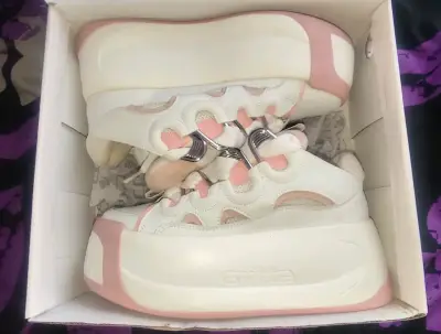 Zapatillas plataforma blancas y rosadas Gotta - miniatura 4