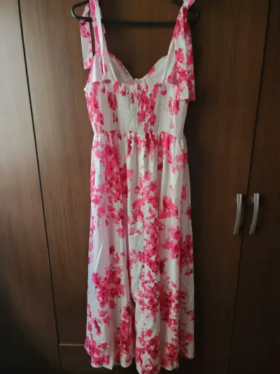 Vestido largo floral rosa con tirantes - miniatura 1