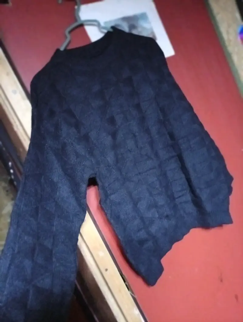 Abrigo de lana rojo con capucha y diseño étnico - 4