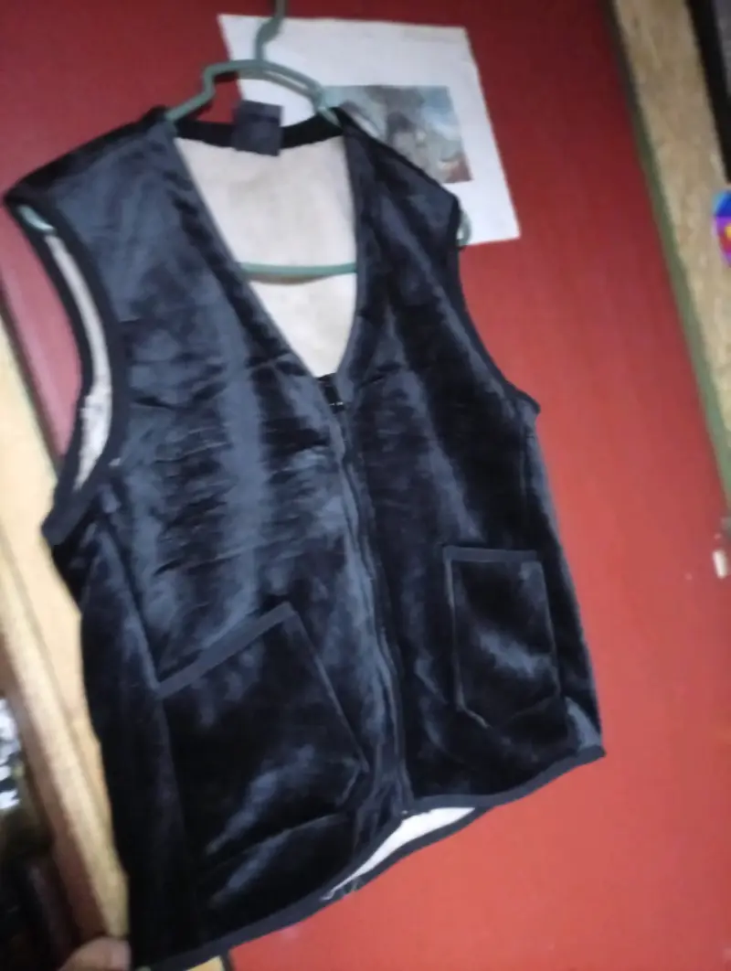 Abrigo de lana rojo con capucha y diseño étnico - 5