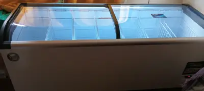 Congelador vertical con puerta de vidrio - miniatura 2