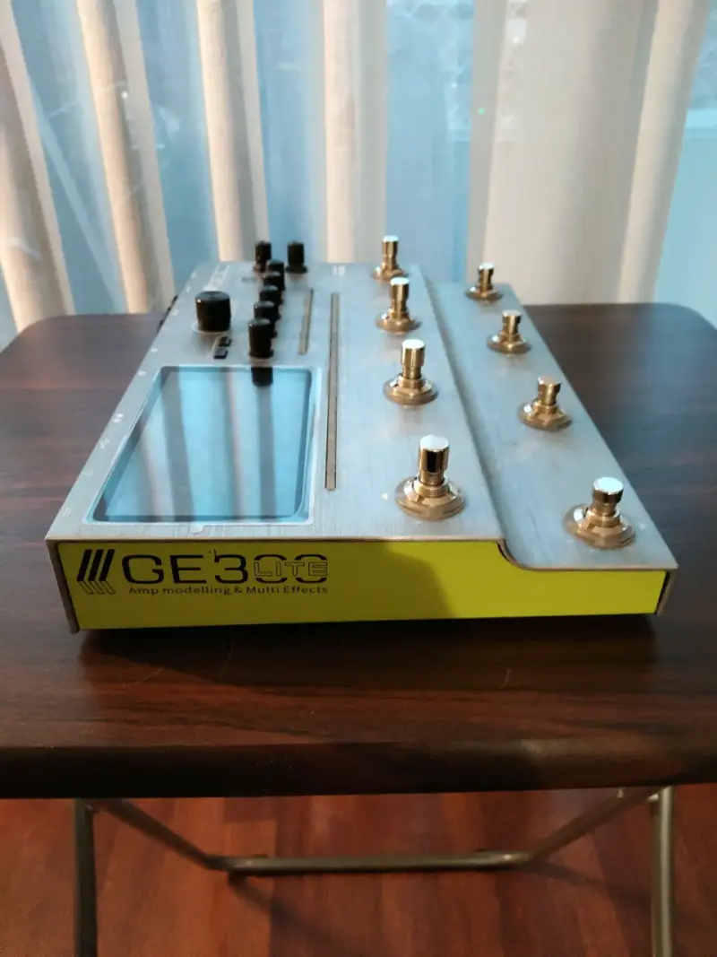Pedalera de efectos Mooer GE300 Lite para guitarra - 2