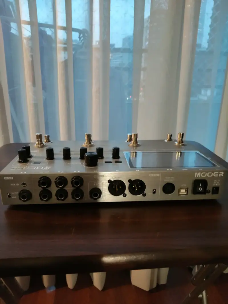 Pedalera de efectos Mooer GE300 Lite para guitarra - 3