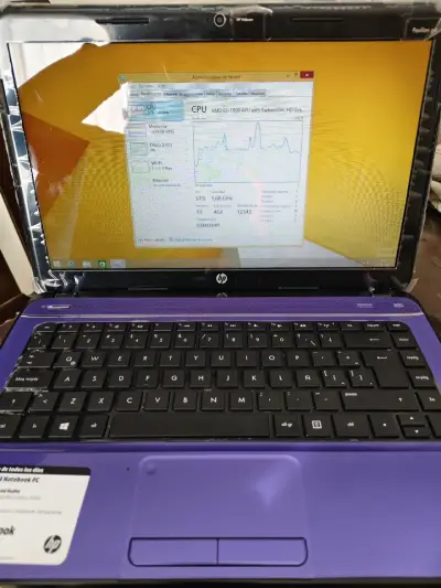 Notebook HP 14 pulgadas AMD E2 8GB RAM - miniatura 1