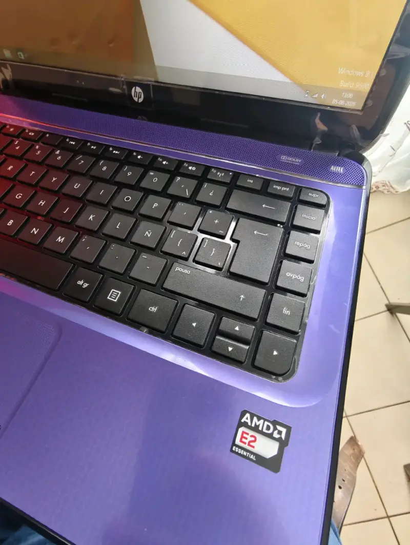 Notebook HP 14 pulgadas AMD E2 8GB RAM - 6