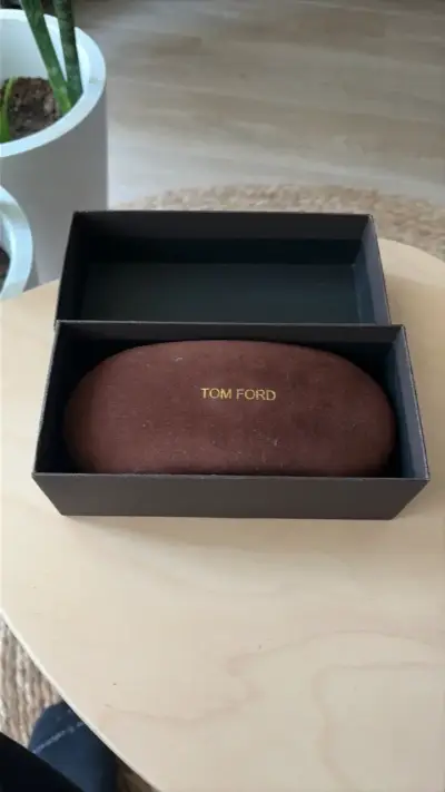 Gafas de Sol Tom Ford Negras con Estuche - miniatura 2