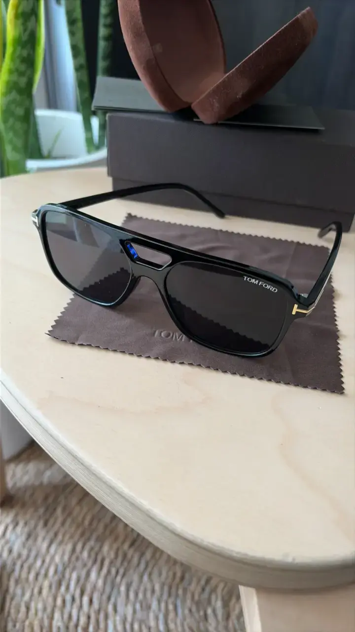 Gafas de Sol Tom Ford Negras con Estuche - 4