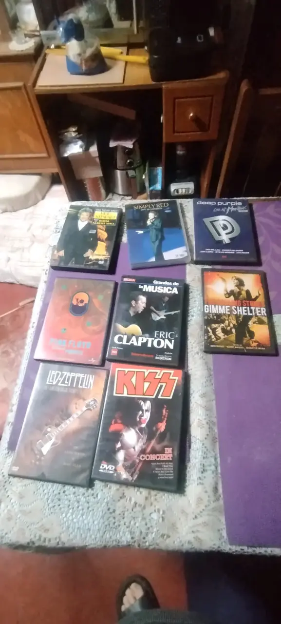 Colección de DVDs de conciertos de rock y música