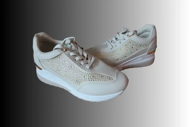 Zapatillas Newwalk Beige con detalles brillantes - 1