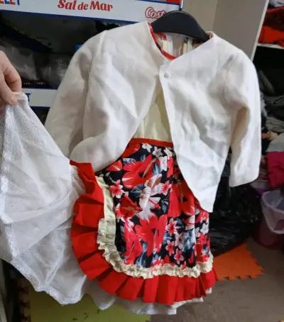 Vestido de niña estilo chileno con encaje - miniatura 2